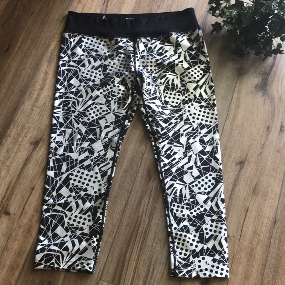 BETSEY JOHNSON PERFORMANCE LEGGINGS Black-White-Silver geometric print Size L